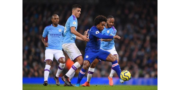 Modrá stále patří k vítězství Manchester City